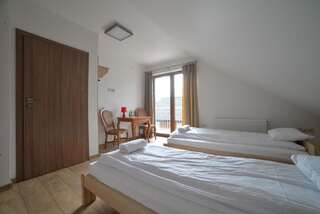 Курортные отели Leśny Dworek Snochowice Двухместный номер с 2 отдельными кроватями и собственной ванной комнатой-2